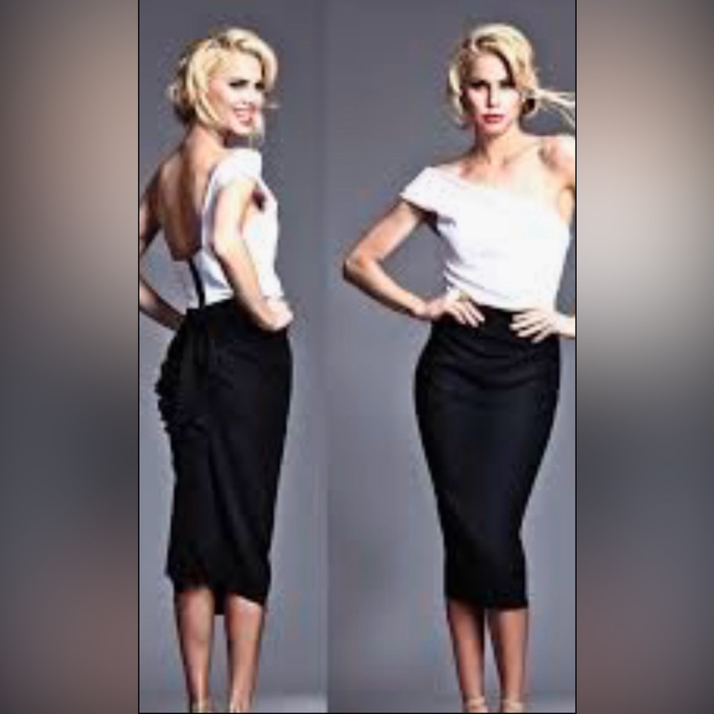 NEW ISSUE NEW YORK ONE SHOULDER MIDI BLACK & WHITE CONTRAST. SIZE S